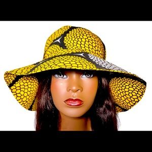 Wide Brim Bucket Hat